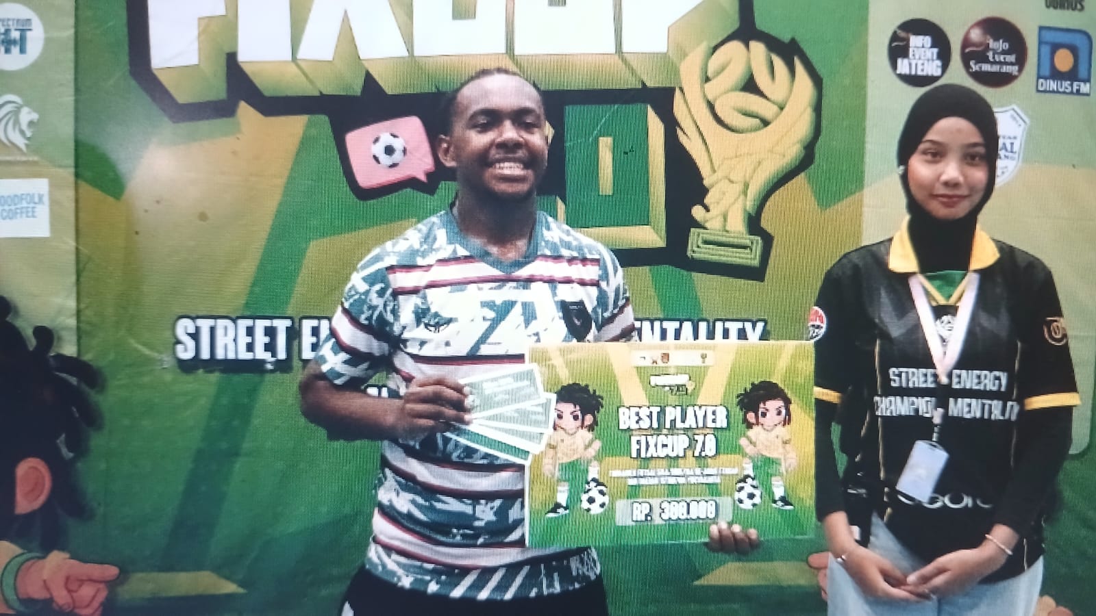 Awarding Best Player FIX CUP 7.0